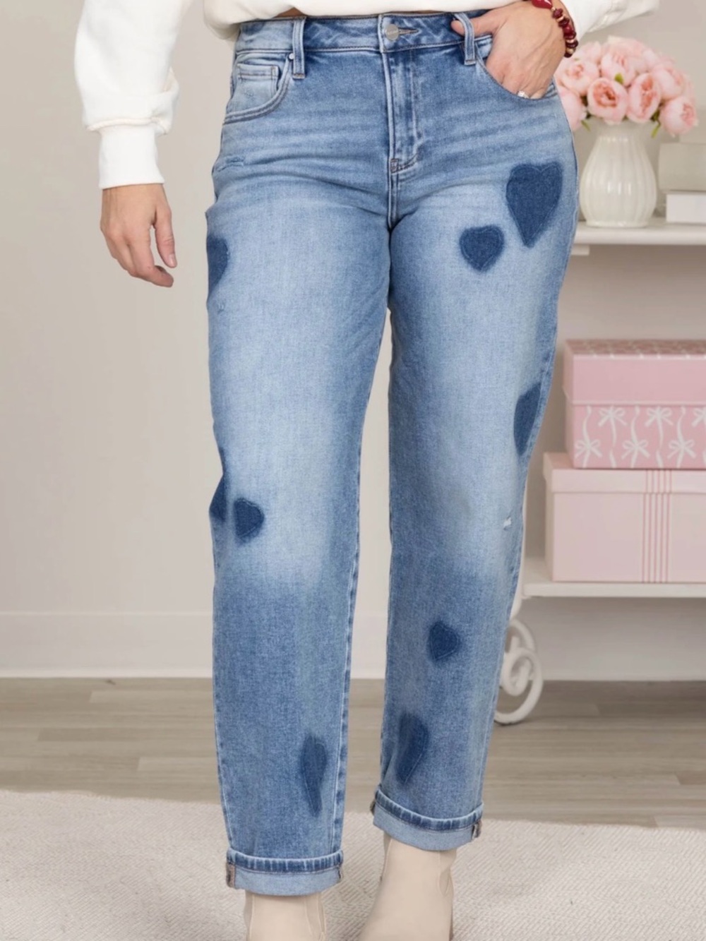 Risen Slouchy Boyfriend Shaded Hearts Jeans- 1X- like new